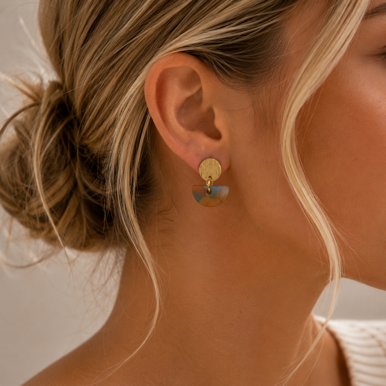 Fabia Petite Resin Earrings 3921